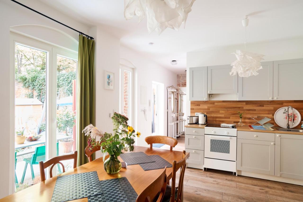 Appartamento Beautiful And Cozy Remise For Up To 6 Guests Berlino Esterno foto