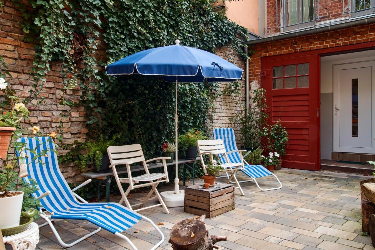 Appartamento Beautiful And Cozy Remise For Up To 6 Guests Berlino Esterno foto