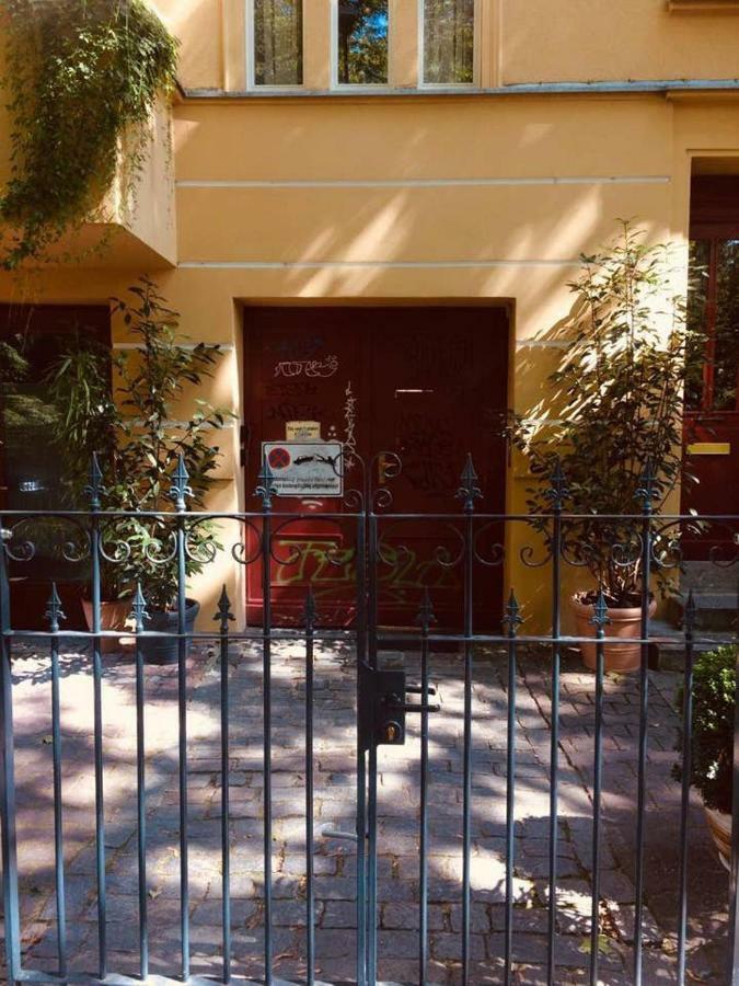 Appartamento Beautiful And Cozy Remise For Up To 6 Guests Berlino Esterno foto